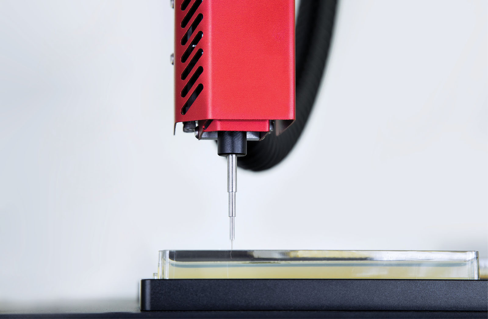Singer-PIXL maintains picking accuracy and repeatability across uneven agar surfaces.